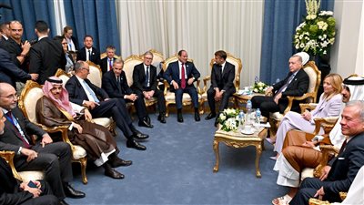 الرئيس السيسي يشارك في اجتماع على هامش قمة شرم الشيخ للسلام مع زعماء العالم