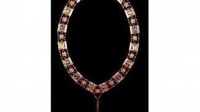 تصميم قلادة النيل.. إبداع يجمع بين التراث المصري والفخامة الحديثة