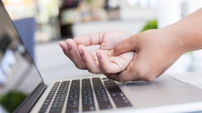 علاج تنميل الأصابع وطرق الوقاية.. 11 خطوة مهمة