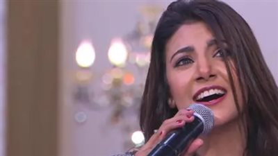 جوائز وتكريمات.. محطات مضيئة في مسيرة الفنانة ياسمين علي