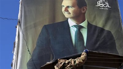 روسيا تتردد في تسليم بشار الأسد بعد مطالبة الرئيس السوري الجديد