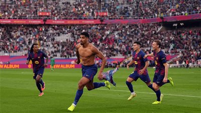 برشلونة يخطف فوزا قاتلا من جيرونا ويستعيد صدارة الدوري الاسباني 