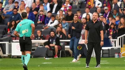 رسميا.. هانز فليك يغيب عن مواجهة الكلاسيكو بسبب طرده