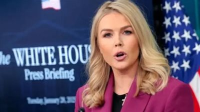 كارولين ليفيت تتعرض لانتقادات بعد رد غريب على سؤال حول قمة ترامب وبوتين