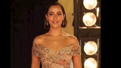 بلقيس تتألق بإطلالة جريئة في مهرجان الجونة السينمائي 2025