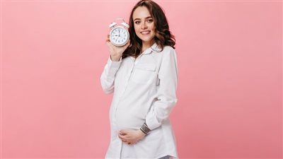 علامات تشير إلى اقتراب موعد الولادة.. تعرفي عليها