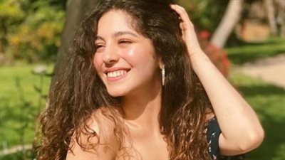 النجمة مايان السيد تشارك في العرض العالمي الأول لفيلم 