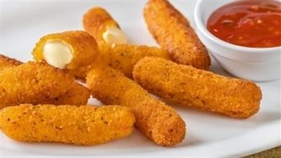 طريقة عمل أصابع الموزاريلا دون بيض 