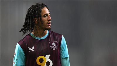 ما العقوبة المتوقعة على حنبعل المجبري بعد البصق على مشجع إنجليزي؟