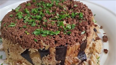 طريقة عمل مقلوبة الباذنجان والبطاطس 