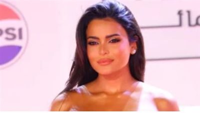 تفاصيل إطلالة أسماء جلال الفريدة في افتتاح الجونة السينمائي