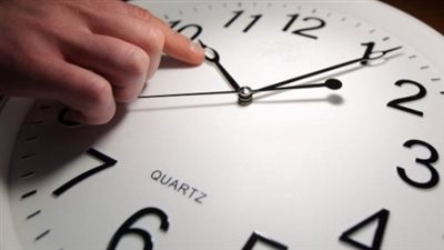 مواعيد عمل البنوك في مصر 2025 بعد تطبيق التوقيت الشتوي