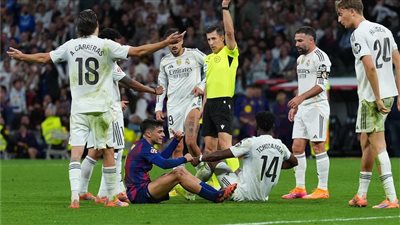 تفاصيل وأسباب اشتباكات لاعبي ريال مدريد وبرشلونة بعد الكلاسيكو