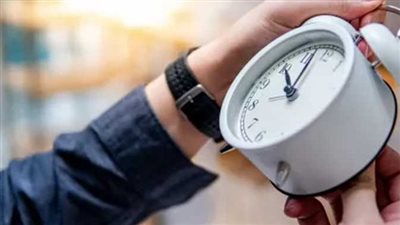 لماذا يتم تأخير الساعة 60 دقيقة يوم الجمعة؟ تجنب المشكلات اللوجستية