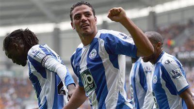 مدرب ويجان السابق يكشف موقفًا طريفًا مع عمرو زكي قبل هدفه التاريخي في ليفربول