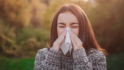 أسباب المخاط الأخضر مع السعال.. عدو فيروسية أم بكتيرية؟