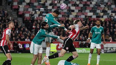 ما سر تأخر انطلاق الشوط الثاني لمباراة ليفربول وبرينتفورد؟