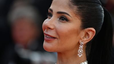 تنوع الأدوار سر النجاح: منى زكي تتنقل بين الكوميديا في 