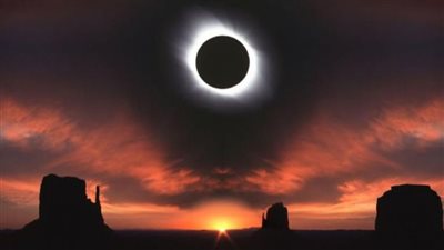 كيف يحدث الكسوف الكلي للشمس؟