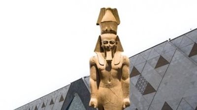 عمدة طوكيو لمحافظ القاهرة: افتتاح المتحف يوم عظيم للبشرية أجمع وليس لمصر فقط