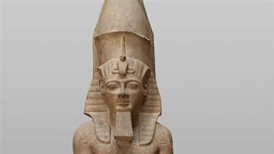 من الصورة الشخصية إلى العصر الذهبي: الذكاء الاصطناعي يلبسك 