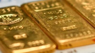 الذهب ملاذ آمن: تقرير يكشف دور التوترات العالمية وتدفقات صناديق ETFs في دعم سعر المعدن الأصفر