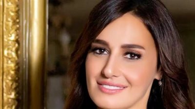 والد الفنانة حلا شيحة يحسم الجدل حول اعتزالها الفن وسبب ابتعادها وسفرها إلى كندا