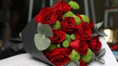 لماذا لم يعد عيد الحب ينتظره المصريون بشغف؟ رحلة من البساطة إلى التفاخر