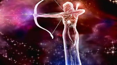 فرصة لقاء عاطفي: حظك اليوم برج القوس.. التعبير الصادق يفتح أبواب الحب للأعزب والمرتبطين