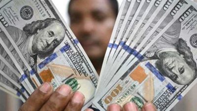 ملامح الهدوء: سعر الدولار اليوم ينهي تعاملات الصباح بلا تذبذبات حادة في البنوك