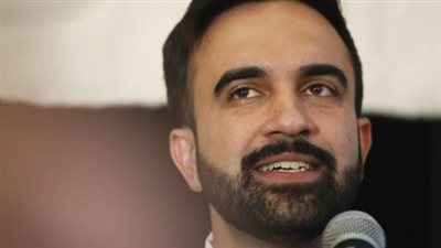 تسونامي التقدميين: كيف فاز زهران ممداني على كومو وسليوا في نيويورك؟