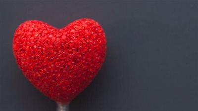 بعيدًا عن فالنتين: نوفمبر يقدم رؤى مختلفة للاحتفال بالحب والفردية