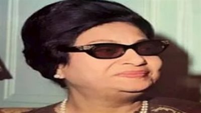 أم كلثوم: قصة كوكب الشرق التي حولت الغناء العربي إلى طقس مقدس