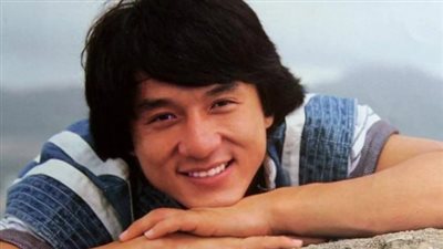 لماذا جاكي شان تحديدًا؟ تاريخ طويل من شائعات الوفاة يلاحق أيقونة الأكشن والكوميديا