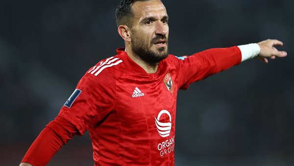 علي معلول يحتفل بافتتاح المتحف المصري الكبير بالزي الفرعوني: قلب وعلم مصر