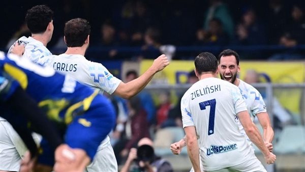 إنتر ميلان يخطف فوزا قاتلا من فيرونا ويتصدر الدوري الإيطالي