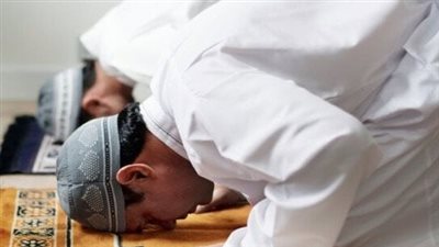 شرم الشيخ تُسرع وأسوان تتأخر: مقارنة دقيقة بين مواقيت صلاة الظهر في المدن المصرية اليوم السبت