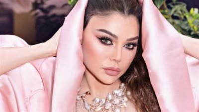 أسباب الإيقاف والعودة: نظرة على الجدل القانوني والإداري في تاريخ هيفاء وهبي الفني