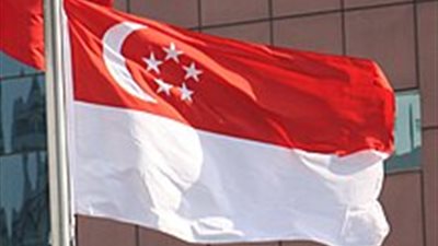 سنغافورة تبتكر أول ضريبة على ركاب الطائرات لدعم الوقود المستدام بدءًا من 2026