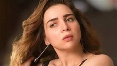 لماذا كان الارتباط مفاجأة؟ مي عز الدين تُنهي عزوفها عن الأضواء بزواجها من خليل