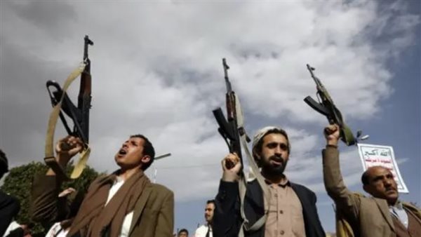 الحوثيون يحولون قرى إب إلى “مخازن أسلحة” ويستخدمون المدنيين دروعًا بشرية