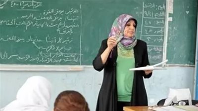 ضوابط صرف حافز المعلمين: من يستحق الدعم المالي الجديد؟