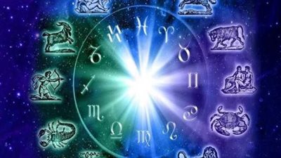 تحذير الأبراج: القمر في الميزان يحمل ربحًا لـ العذراء ويحذر الحمل من المشاكل المهنية