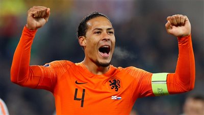 القائد التاريخي.. فان دايك يحقق رقما قياسيا مع منتخب هولندا