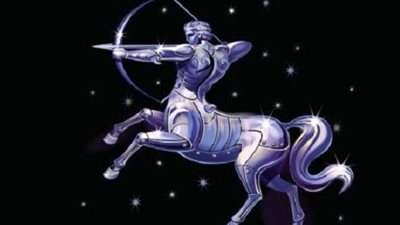 توقعات برج القوس: كسر الروتين في الحب ومغامرة مالية بانتظارك اليوم