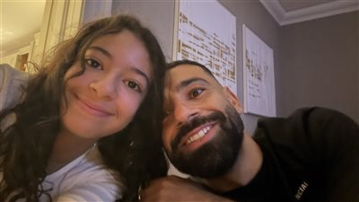 قبل حفل جوائز كاف.. سيلفي محمد صلاح ومكة يثير التكهنات