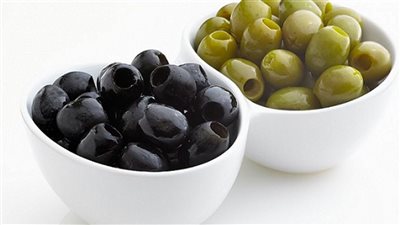 لماذا يجب أكل الزيتون مع الطعام؟.. قيمة غذائية وصحية