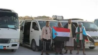 حشود حضرموت تتوحد: موكب ضخم من غيل باوزير والشحر والحامي يزحف نحو سيئون لإحياء 30 نوفمبر