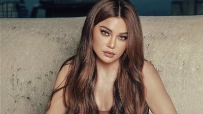 هيفاء وهبي انستجرام تشعل السوشيال ميديا بفستان أسود قصير وجريء