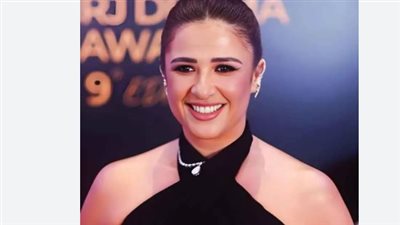 ياسمين عبد العزيز.. تفاصيل إطلالة Dolce & Gabbana الخاطفة